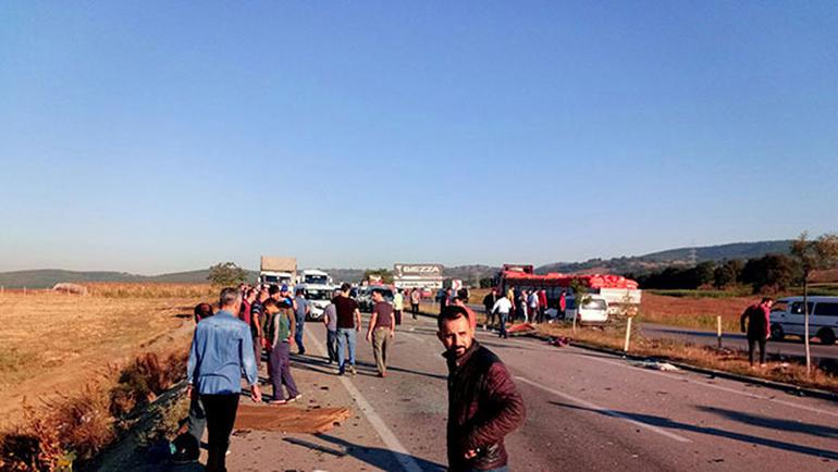 Ankara-Bursa Karayaolu Trafik kazası 7 ölü 17 yaralı