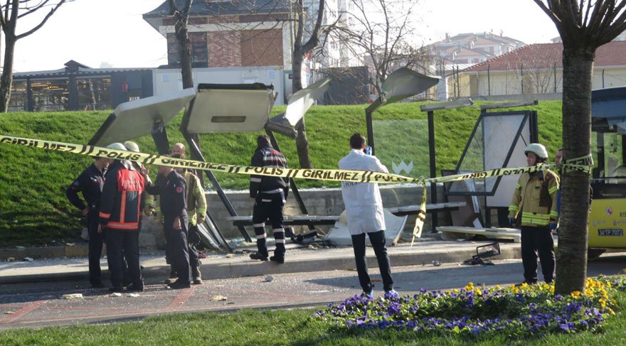 İstanbul Üsküdar Halk otobüsü kaza yaptı 3 ölü 5 yaralı