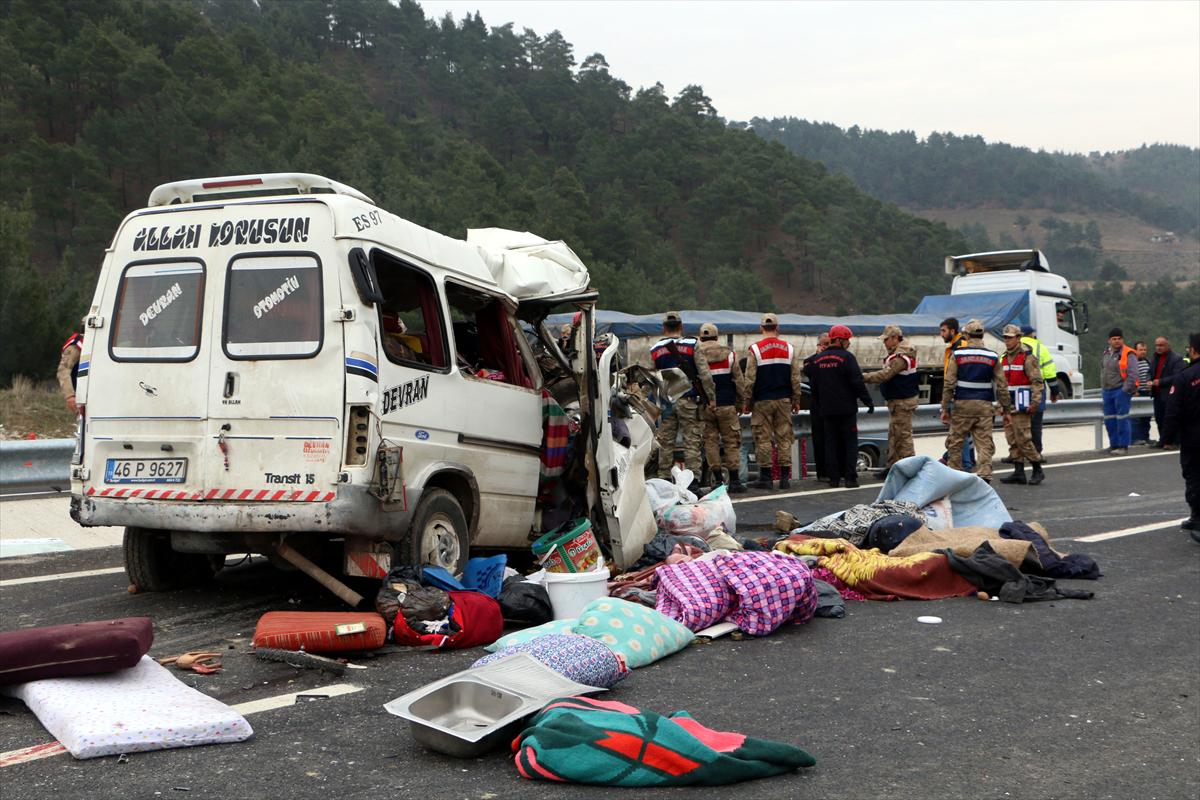 Kahramanmaraş'ta feci kaza ilk bilgilere göre 8 ölü 8 yaralı