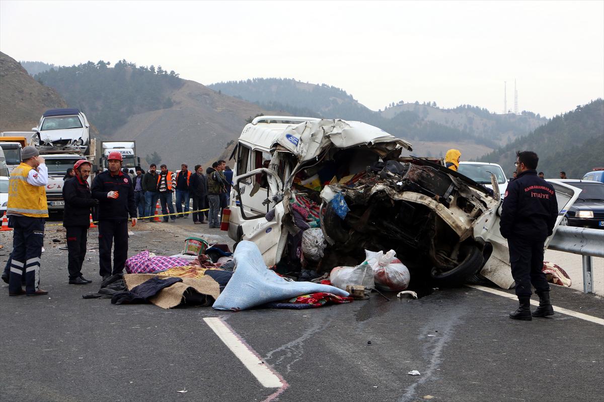 Kahramanmaraş'ta feci kaza ilk bilgilere göre 8 ölü 8 yaralı