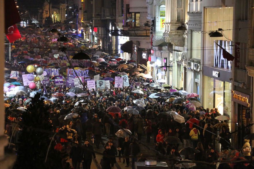 Kadınlar Günü İstanbul yürüyücü