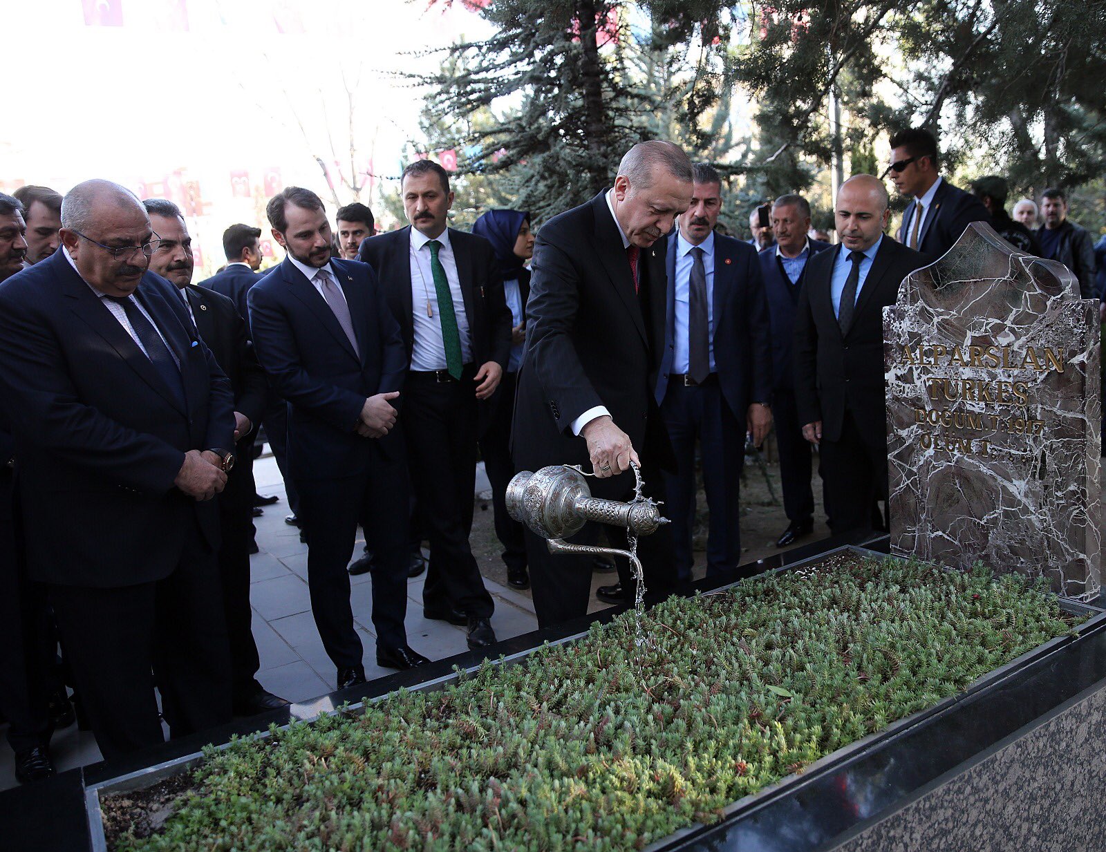 Erdoğan Türkeş Mezarı ziyaret fotoğrafı