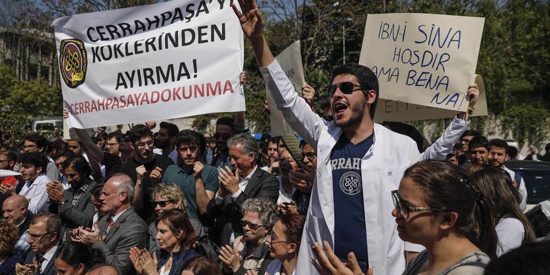 Son dakika: Üniversiteler bölündü, Anadolu Üniversitesi eylem