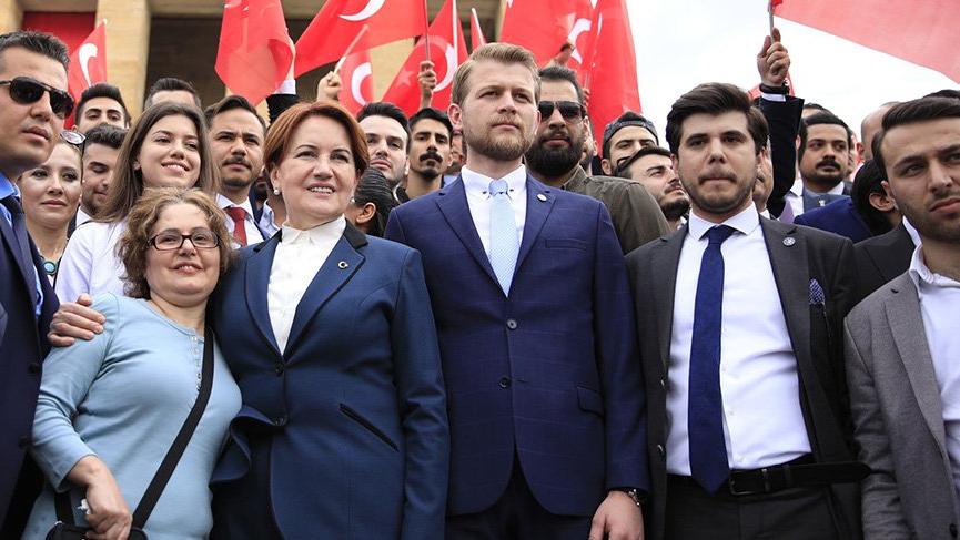 İYİ Parti Meral Akşener Anıtkabir'i ziyaret etti