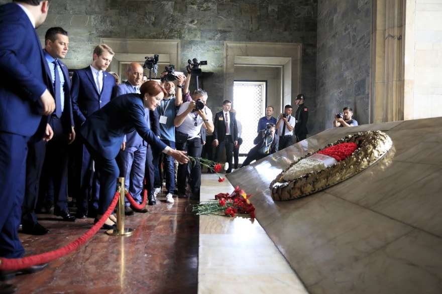 İYİ Parti Meral Akşener Anıtkabir'i ziyaret etti